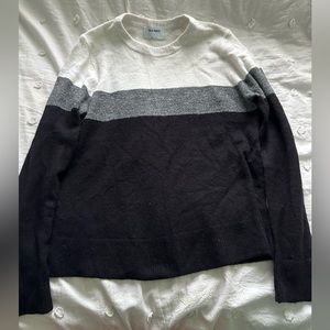 Old Navy Black, White, and Grey Sweater. Size Large.